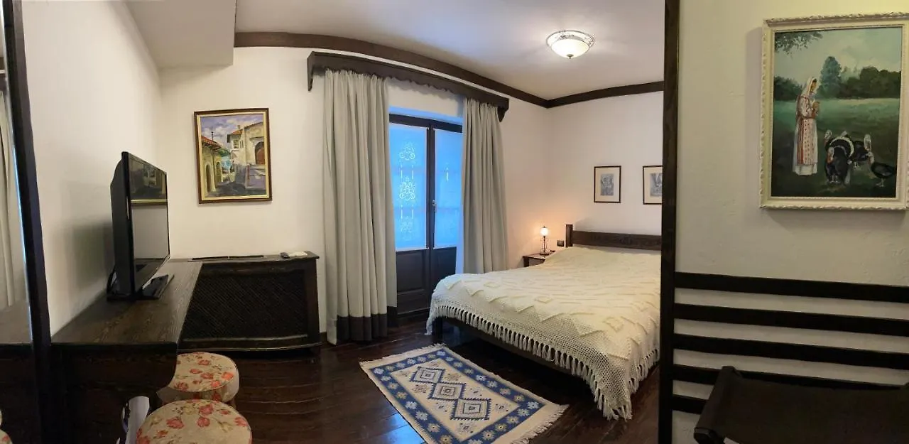Hotel Mangalemi Berat Albanien