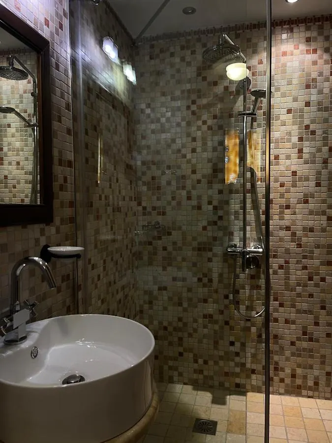 Hotel Mangalemi Berat 4*,  Albanien