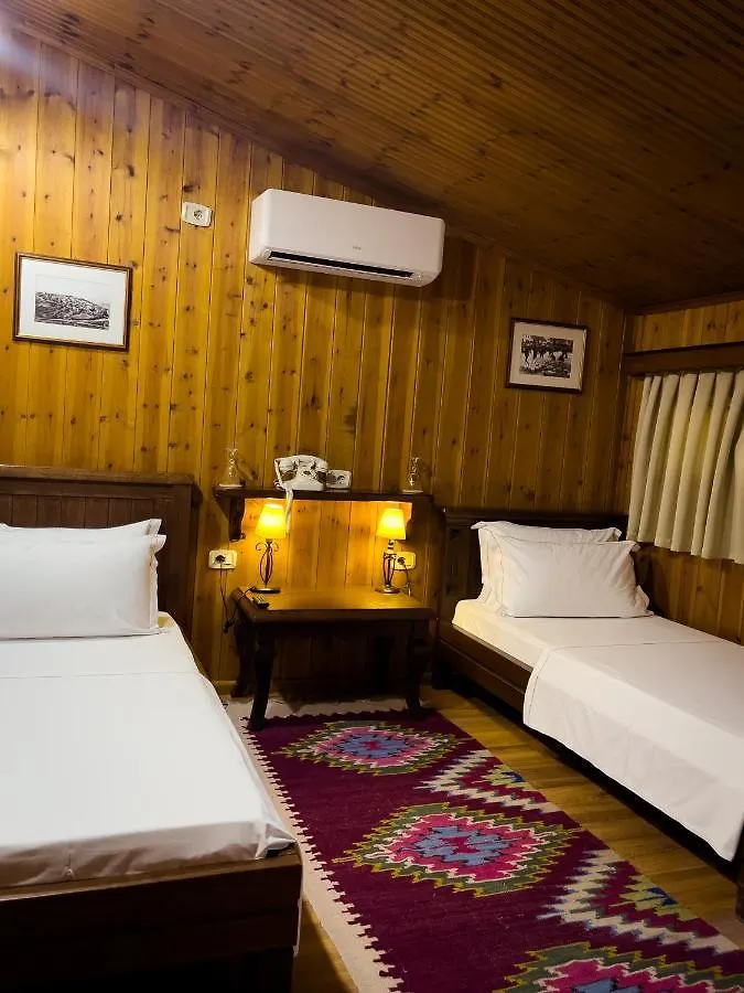 Hotel Mangalemi Berat