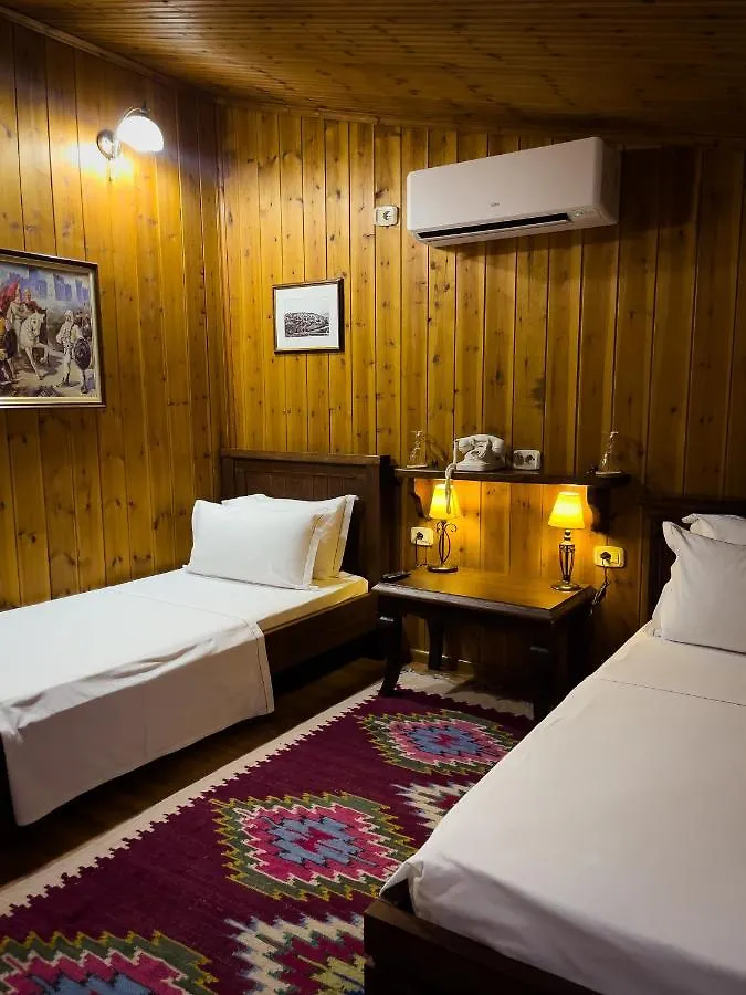 Hotel Mangalemi Berat 4*,