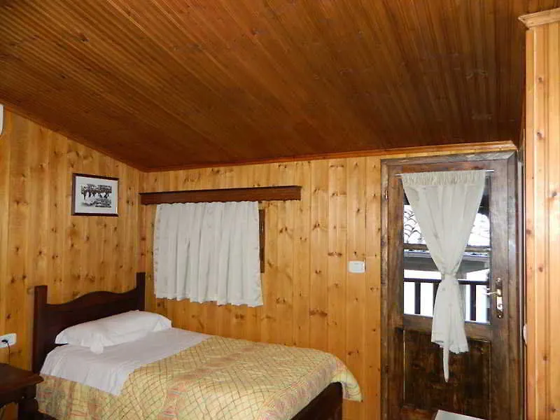 Hotel Mangalemi Berat Albanien