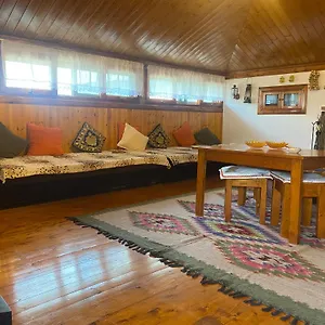 Raisa 12 Appartement
