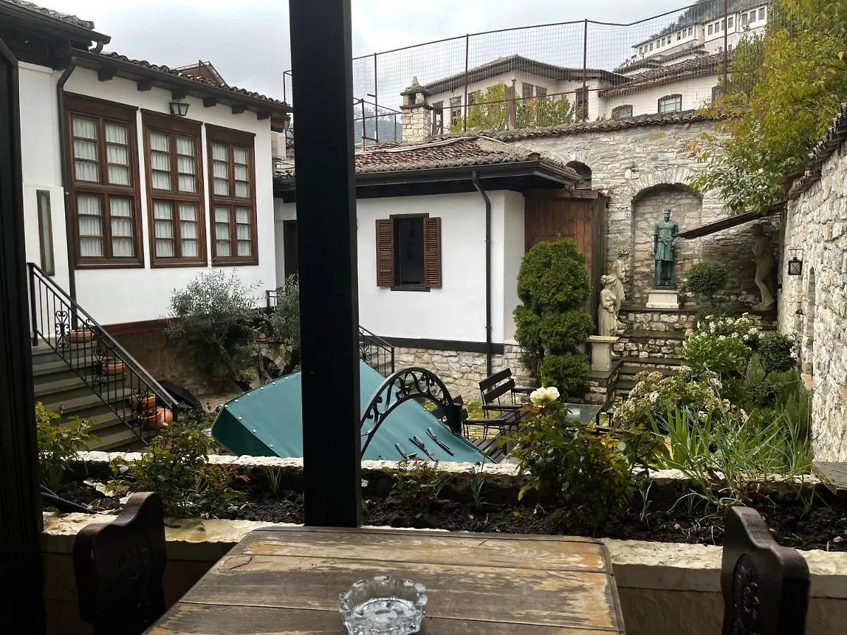 Hotel Mangalemi Berat